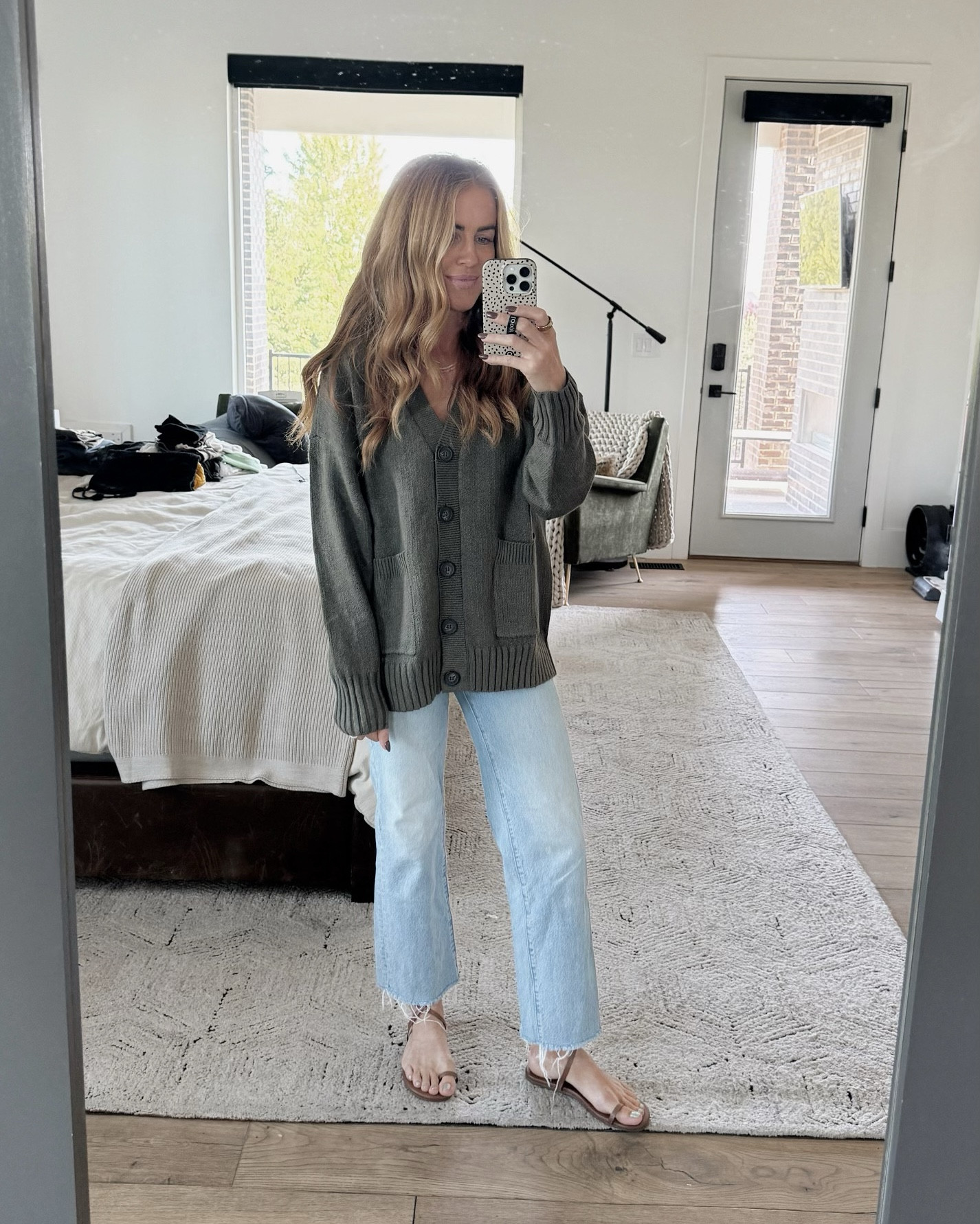 There’s just something about an oversized cardigan! This one is so good. I got my true size small adn love the oversized fit. @walmartfashion @tkees