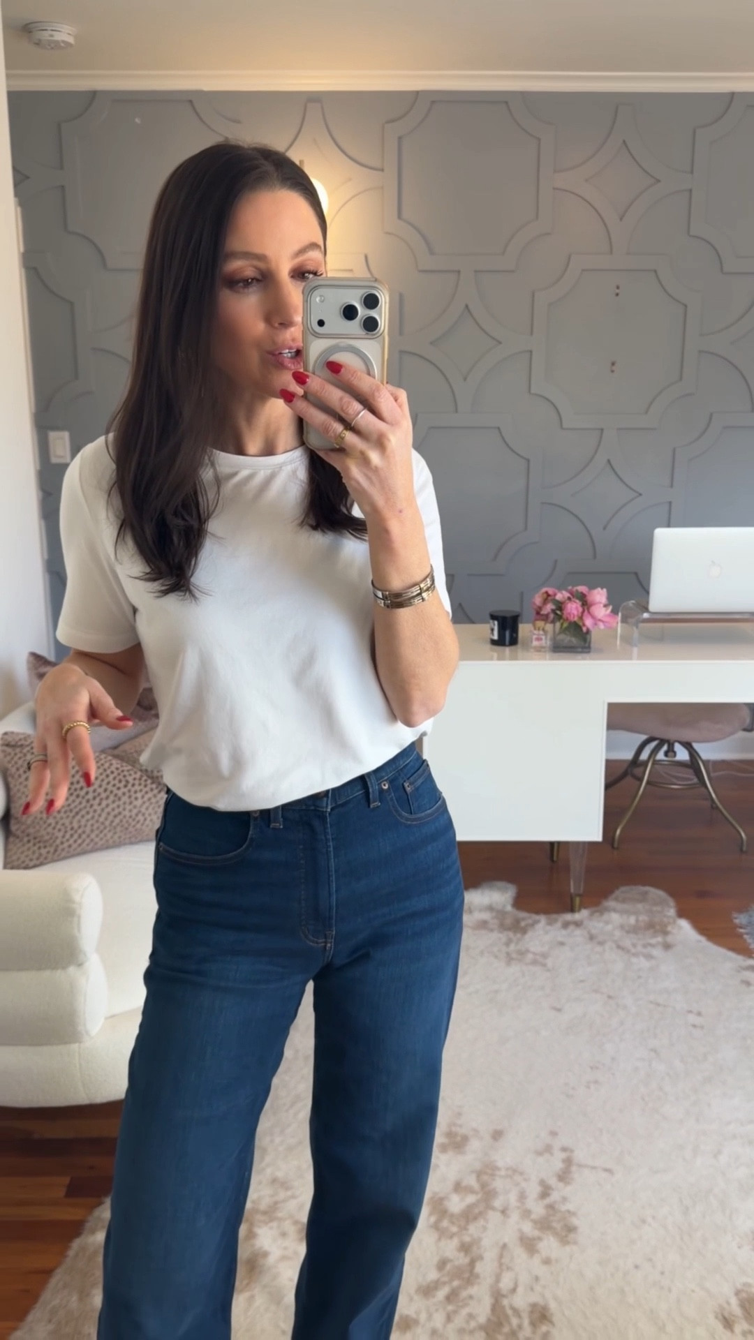 Sizing and fit of our new favorite white t shirt!

#LTKootd