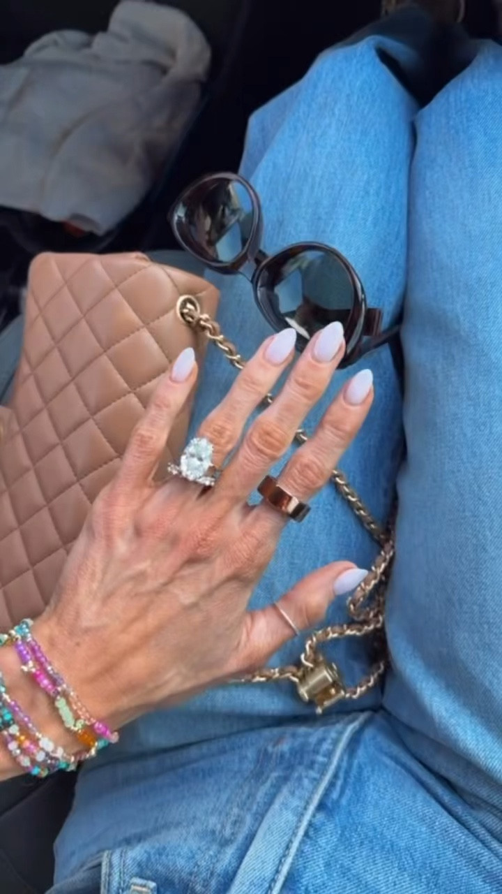 nothing like a fresh manicure 💕