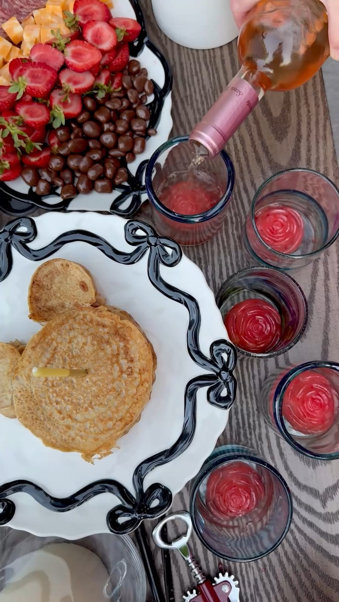 There’s nothing I love more than hosting a fun girls night! I’ve been obsessed with this bow themed dish-ware set from Anthropologie! 

#LTKHome #LTKHoliday #LTKGiftGuide