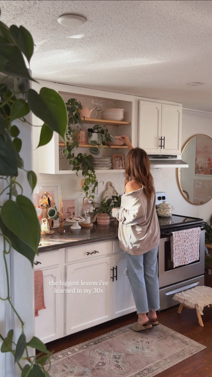 the daily struggle 🙃
 
 
 
 
#cleanwithme reset #kitchendecor kitchen reset #kitchendesign cleaning #interiorstyling kitchen inspo #cozyhome

#LTKHome #LTKStyleTip