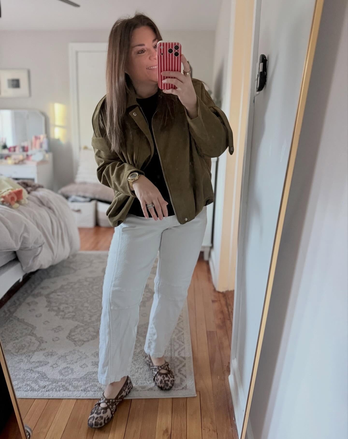 .
.

this bubble hem jacket is so fun for spring!
+ I bet it will be on sale for the @amazon sale 👀 

all linked on my LTK! link in bio

#ltkcreator #relatablemom #ootd #momfit #workingmom business casual spring outfit