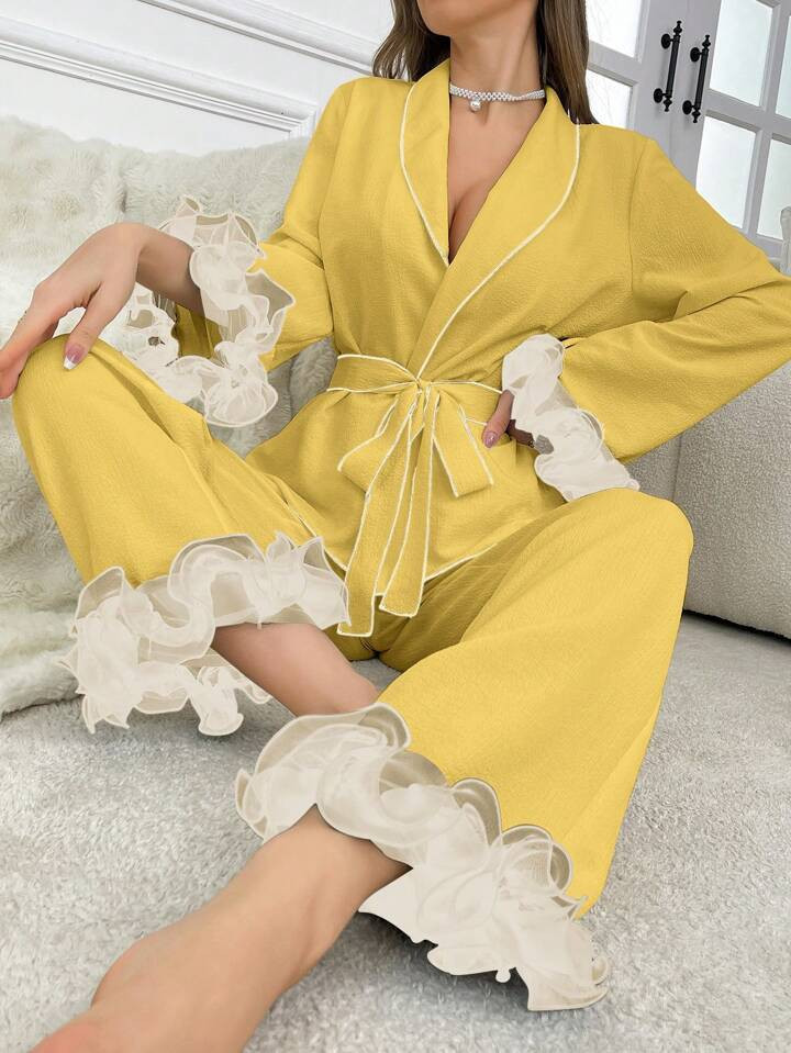 Women Contrast Color 3D Flower Decor Pajama Set | SHEIN