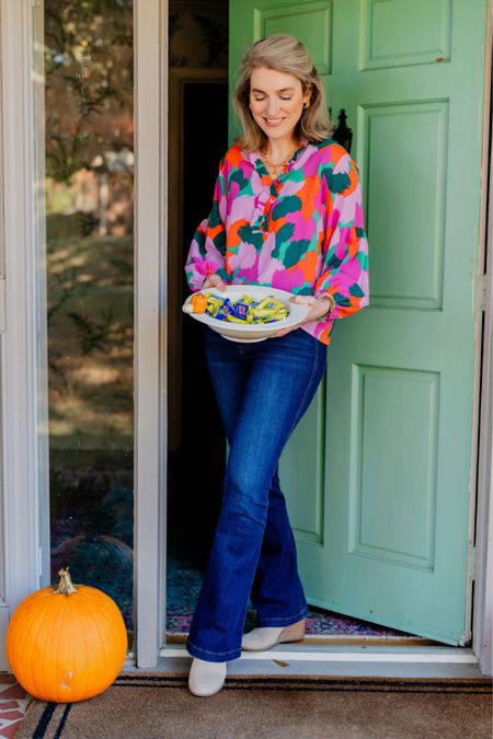 The prettiest blouse with fabulous colors! Easy to wear and easy to buy with DIXON20! 