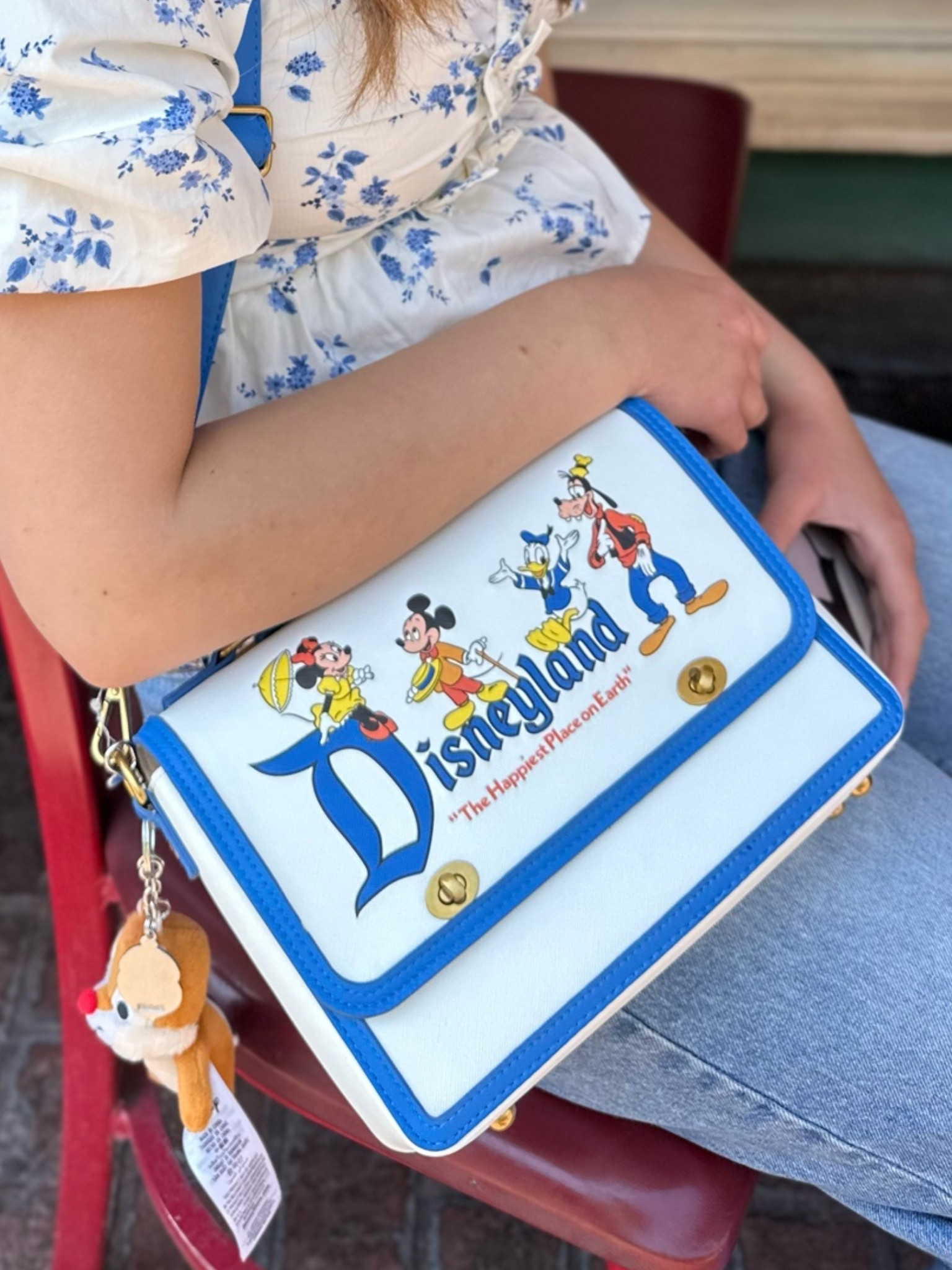 Cutest Disney Loungefly bag ever! #disney #loungefly

#LTKdayinmylife