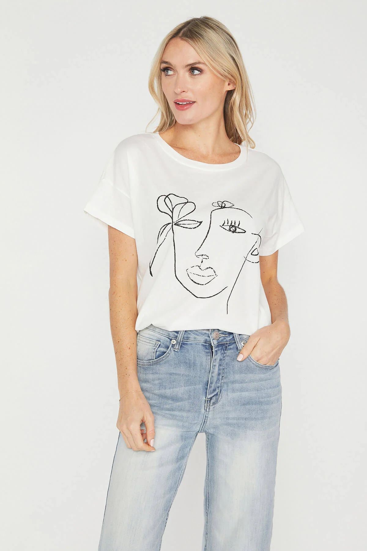 Promesa Abstract Face Graphic Tee | Social Threads