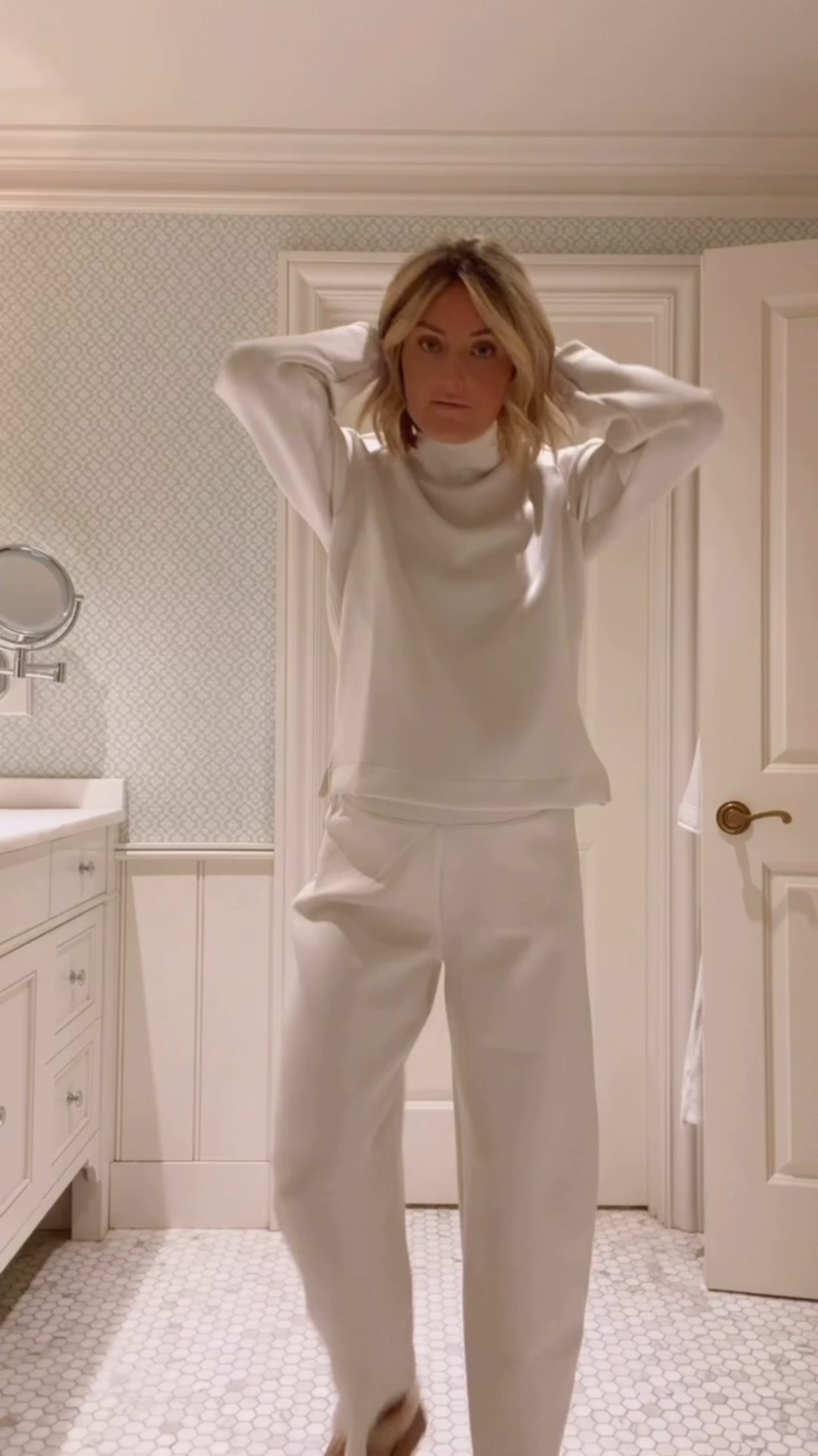 My outfit for traveling home today! The Spanx air essentials collection truly cannot be beat! It’s so comfortable and on major sale today!

Loverly Grey, Spanx, air essentials, loungewear, gift ideas for her 

#LTKSaleAlert #LTKGiftGuide