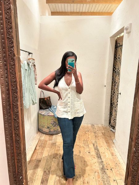 Linen top in size S 
Flattering denim jeans in the shade night sky in size 29

Country concert outfitt

#LTKstyletip #LTKfindsunder100