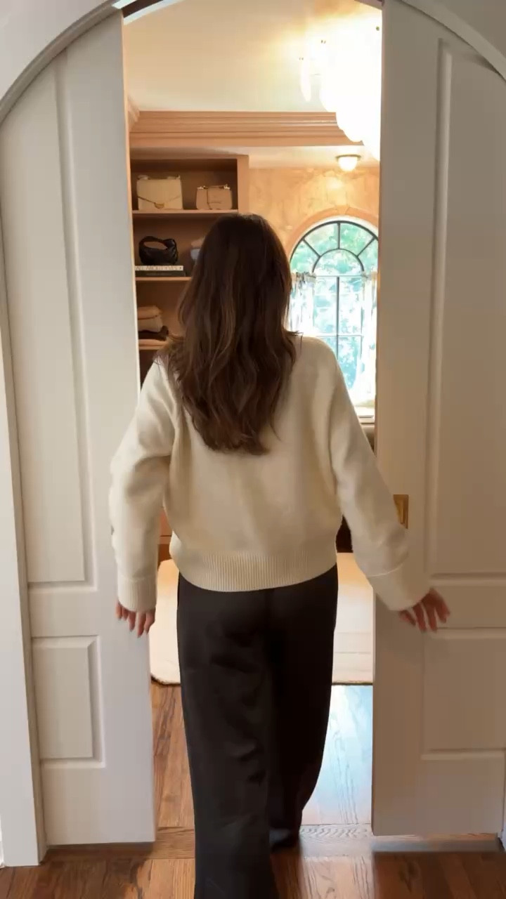 Things I love about my closet✨
Paint color: SW Interface Tan


#LTKHome