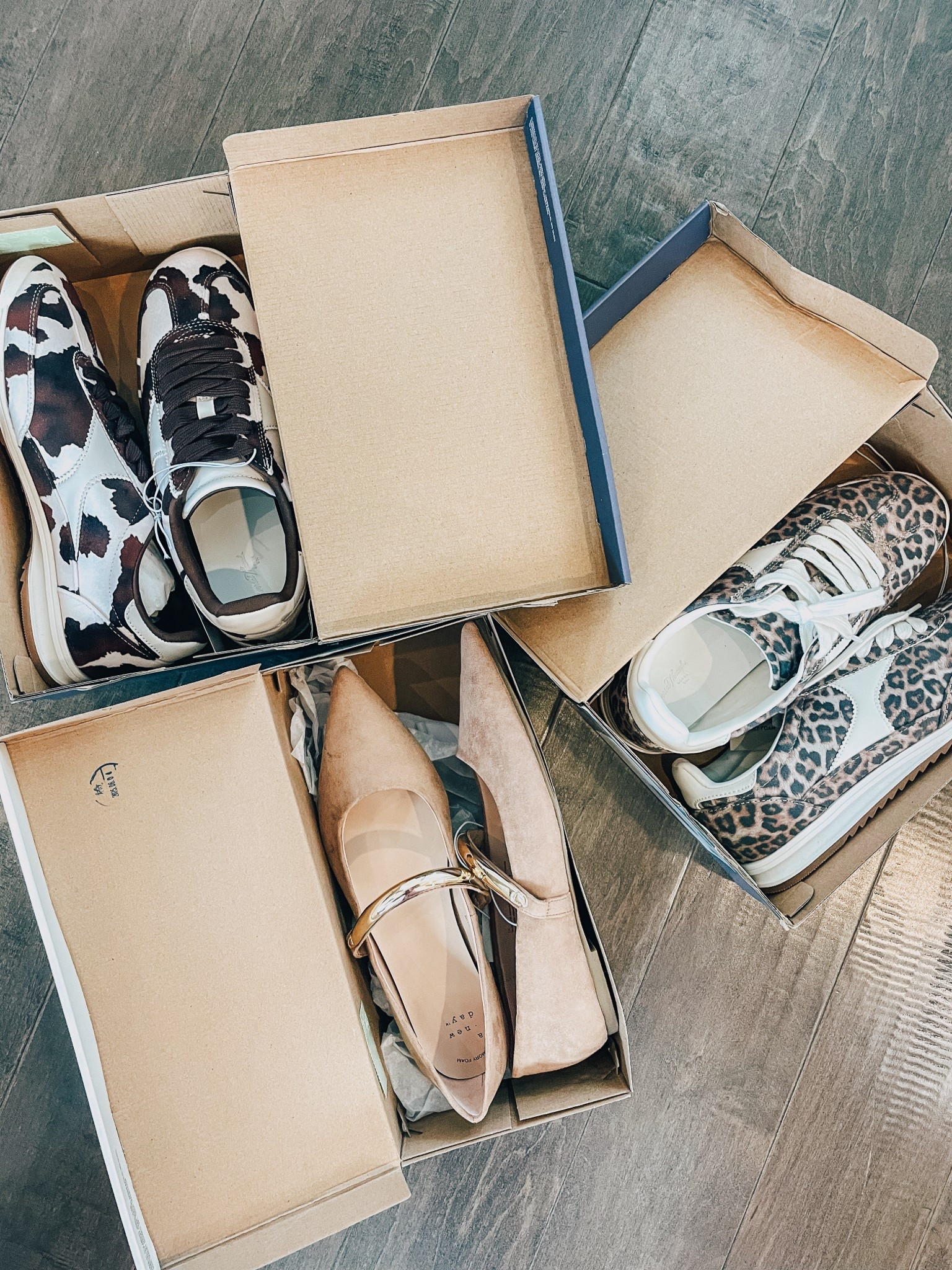 Neutral Sneakers from Target!🎯 

#LTKFindsUnder50 #LTKFindsUnder100 #LTKActive