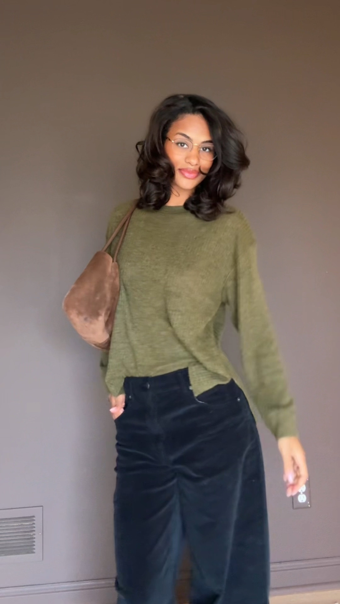 Green sweater solves everything


#LTKHoliday #LTKTravel #LTKCyberWeek