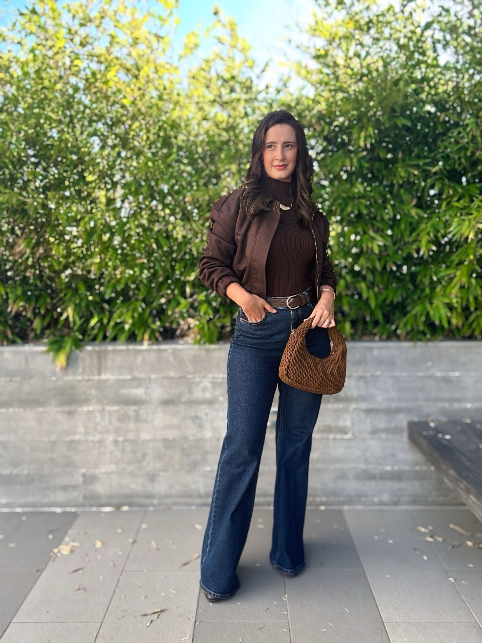 Elevated Casual outfit for fall

Frame wide leg Pants with Short Sleeve Sweater + Suede Bomber

Style your wide-leg pants this fall with a chic brown short sleeve sweater layered under a suede bomber jacket 🍂✨. This look combines cozy textures with timeless tailoring, creating an effortless outfit that works for daytime in LA or a polished evening vibe. Wide-leg pants are versatile and flattering, and when paired with seasonal staples like suede, they feel both trendy and classic.

#LTKWorkwear #LTKSeasonal #LTKStyleTip