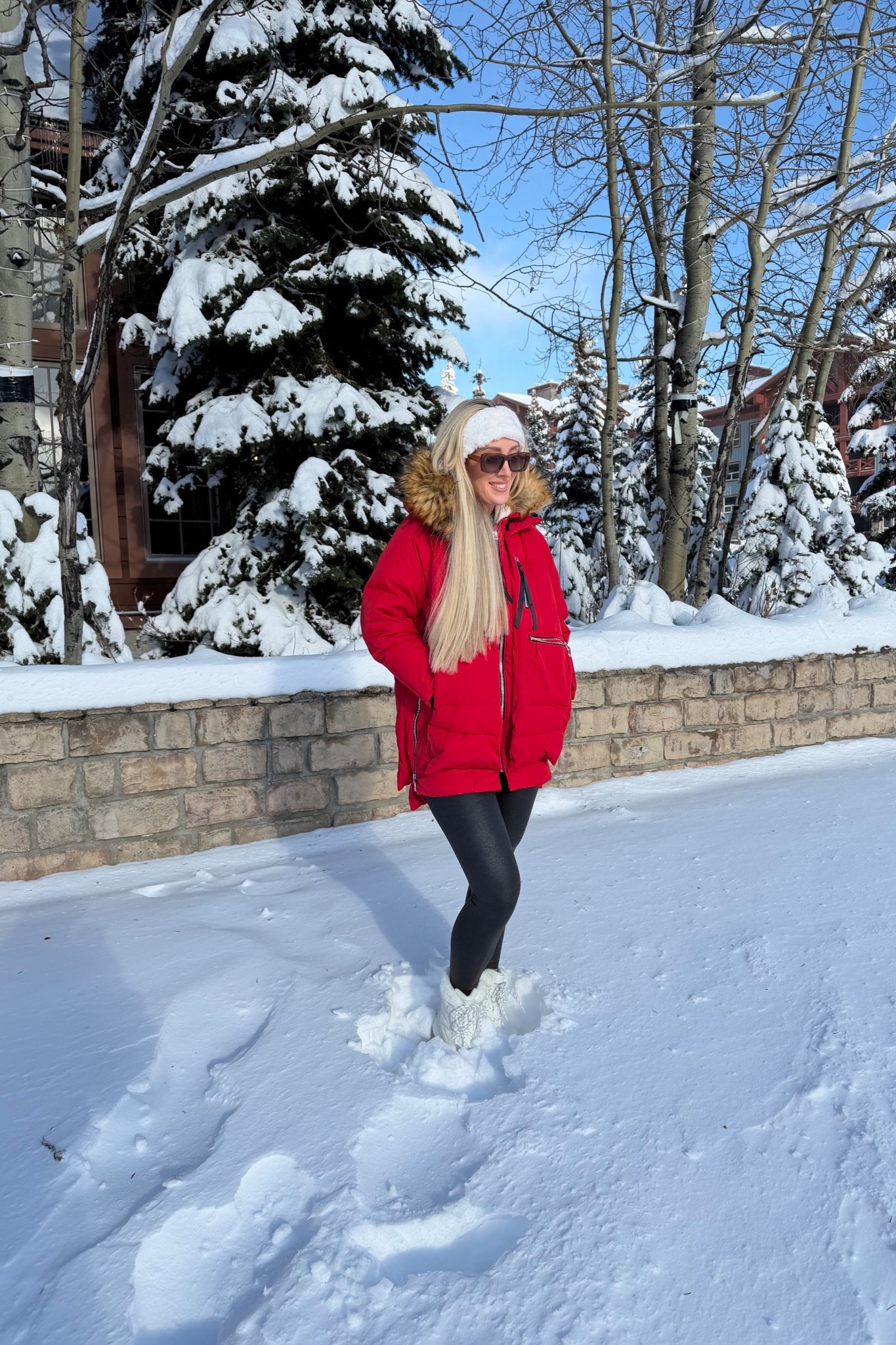 Winter weather essentials!

Winter coat, coat, winter jacket, snow boots, boots, leggings, faux fur, ear warmers, ski trip, snowboarding, winter vacation, ski cabin 

#LTKSeasonal #LTKTravel #LTKHoliday