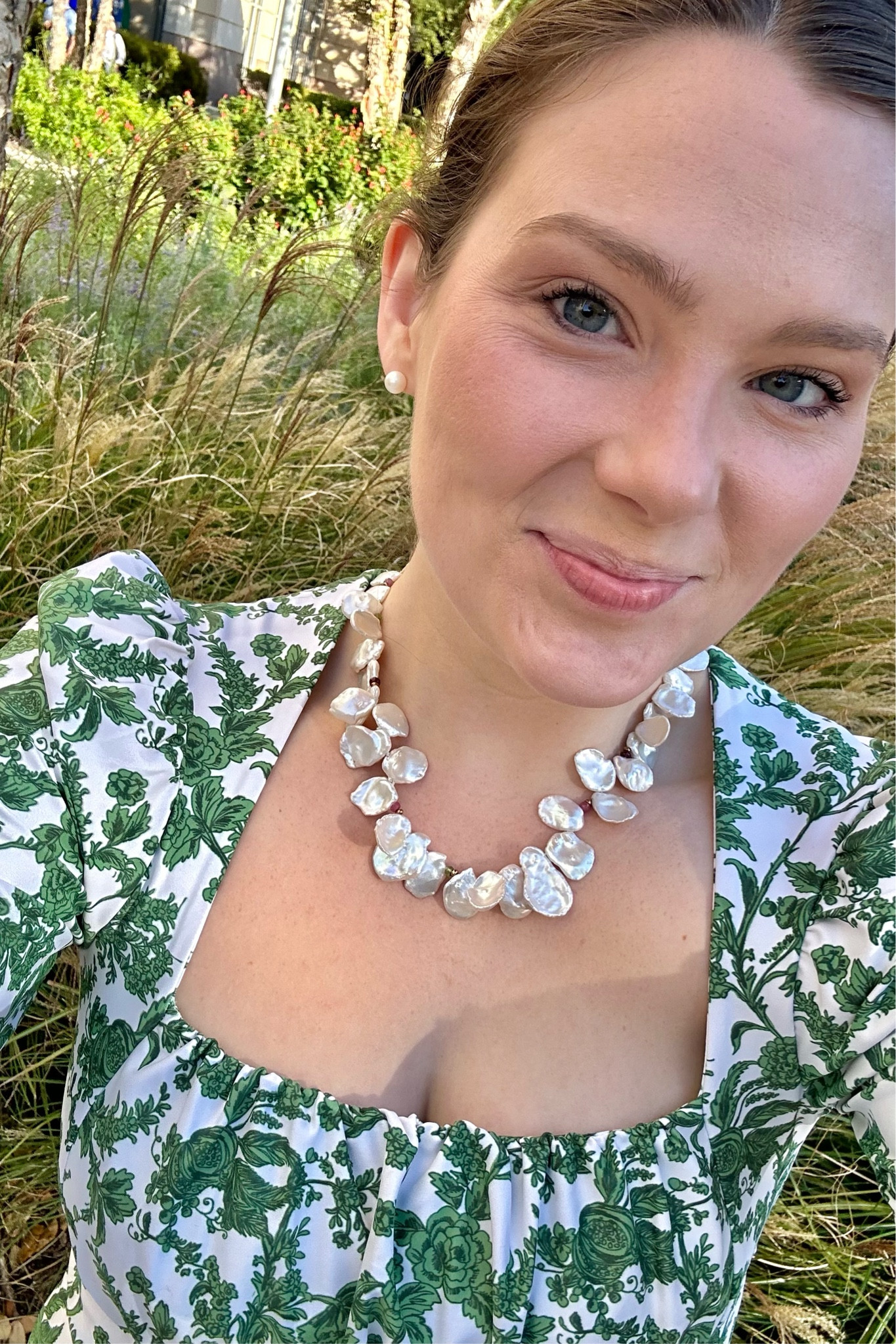 feeling festive in this Juliet dress from Smith & Quinn paired with the stunning necklace from Lizzie Fortunato 

#LTKfindsunder100 #LTKparties #LTKHoliday