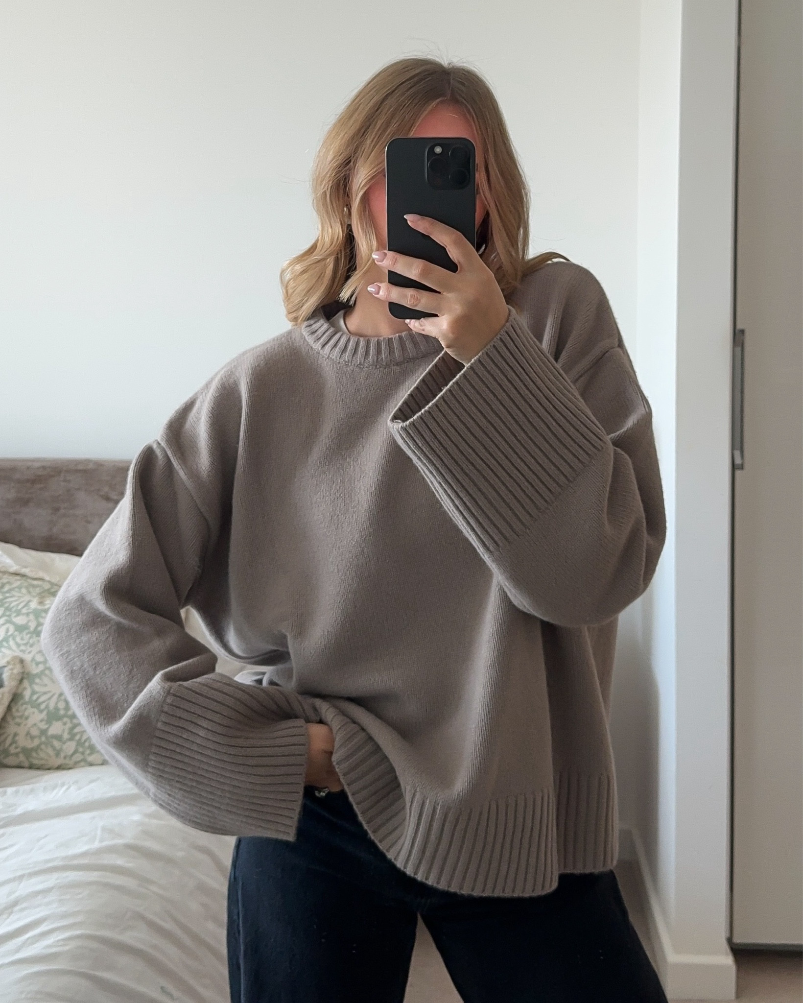 These h&m cashmere knits are dreamy 
Im wearing medium 