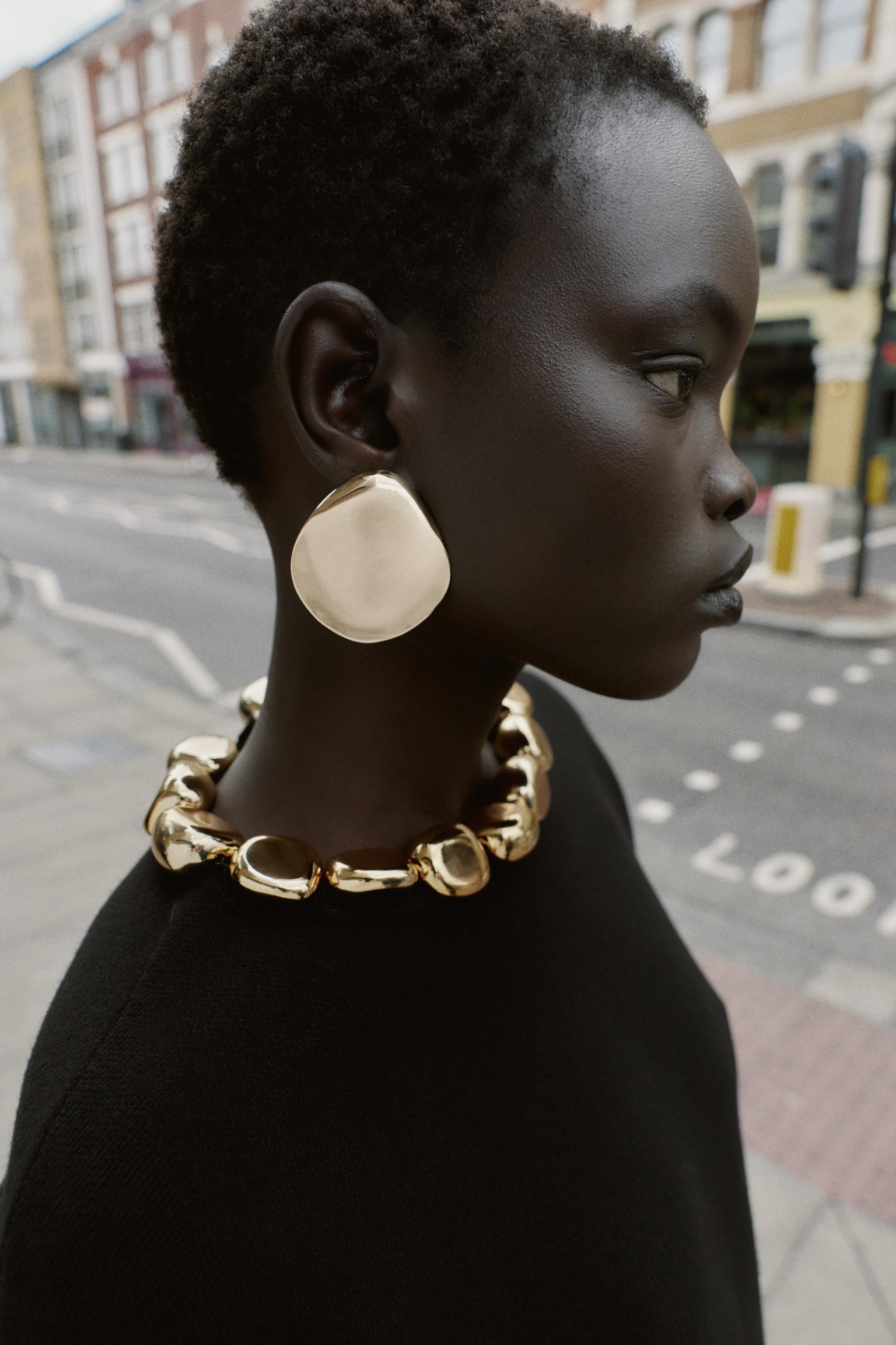 MAXI METAL PLATE EARRINGS | Zara US