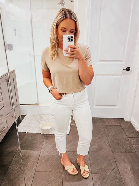 Now that it’s nice out again I’m finally starting to get back into planning fun outfits again. I’ve had these jeans for 3-4 years now and I love them because they’re not see through at all and the fit is so classic 

#LTKworkwear #LTKSeasonal #LTKunder100