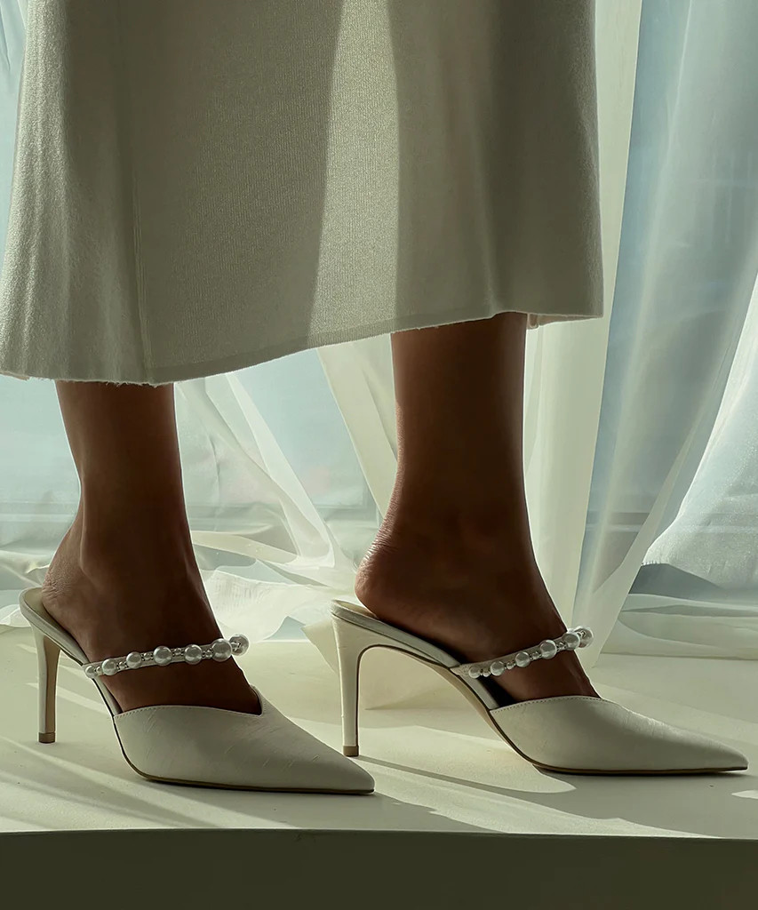 KANIKA Pearl Heels Vanilla Silk | Vanilla Silk Pearl Tapered Heels | DolceVita.com