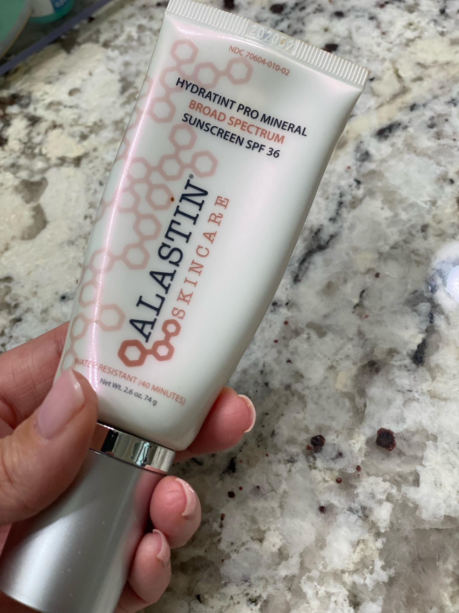 the BEST tinted SPF! Such a must for this heatwave! 

#alastin #tintedspf #nomakeupmakeup



#LTKbeauty #LTKunder100 #LTKstyletip