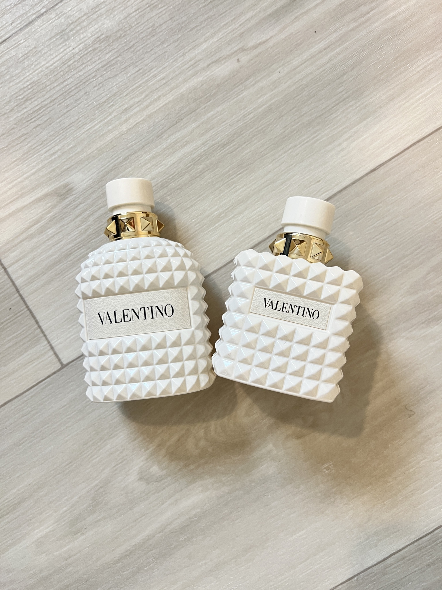 I’ve been wearing the new Valentino Born in Roma Rendez-Vous Ivory fragrances, and I’m obsessed with how elegant and modern they feel. ✨

The Donna Eau de Parfum is soft yet radiant—creamy florals with a luminous warmth that makes it feminine, chic, and unforgettable. It feels like slipping into the perfect silk dress for a night out. 🌸

The Uomo Eau de Parfum is smooth and magnetic—woody, refined, and slightly creamy, with a sophistication that makes it perfect for both everyday wear and special occasions. 🌙

Together, they feel like a perfect match—different but complementary, just like the best kind of rendezvous. 💫

#LTKBeauty #ValentinoFragrance #BornInRomaRendezVous #FragranceReview #PerfumeLovers #ScentOfTheDay #LTKFinds


#LTKSeasonal #LTKMens #LTKBeauty