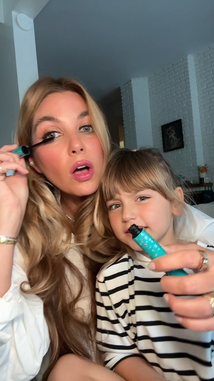 This mascara is a tubing wonder! No smudging or flaking yet removes easily with warm water. Plus it builds maximum volume and length! 🏆

#LTKGiftGuide #LTKVideo #LTKbeauty