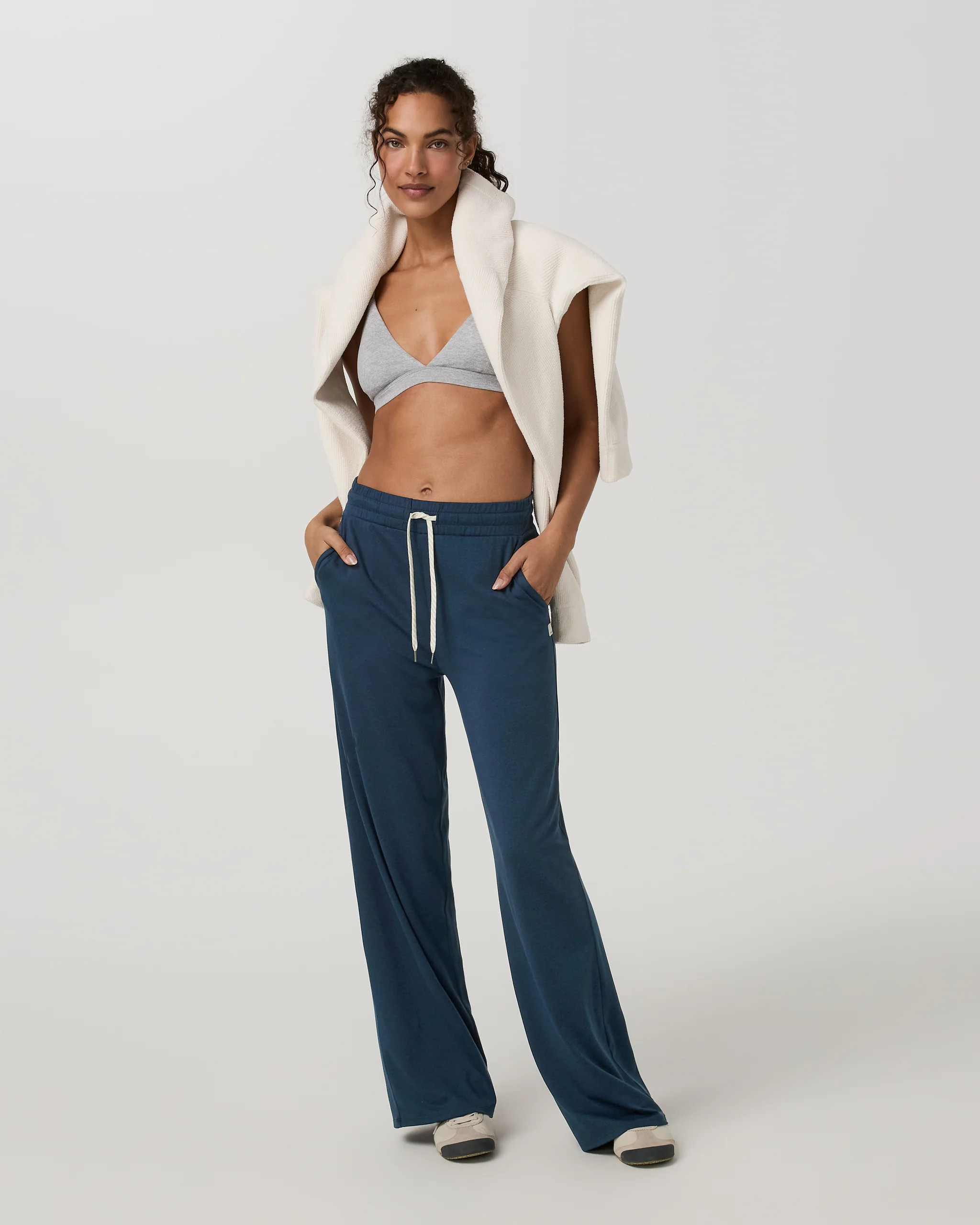 Halo Wideleg – Women's Blue Coast Heather Pants – Vuori | Vuori Clothing (US & Canada)