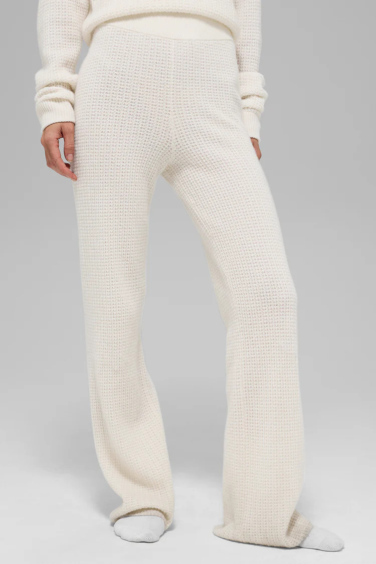 Cashmere High-Waist Plush Waffle Pant | Alo Yoga