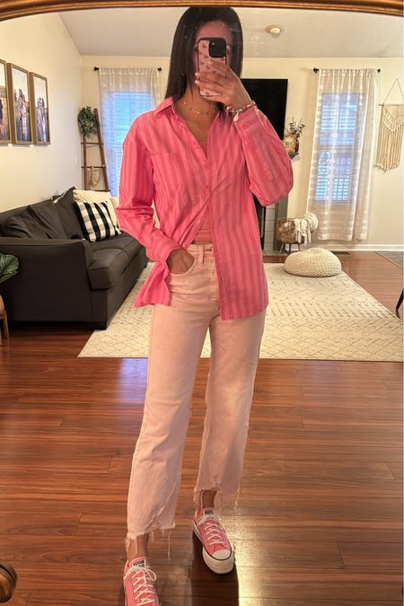 Pink stripe
Button down
Target 
Pink jeans
Pink converse 

#LTKfindsunder50 #LTKstyletip #LTKSeasonal