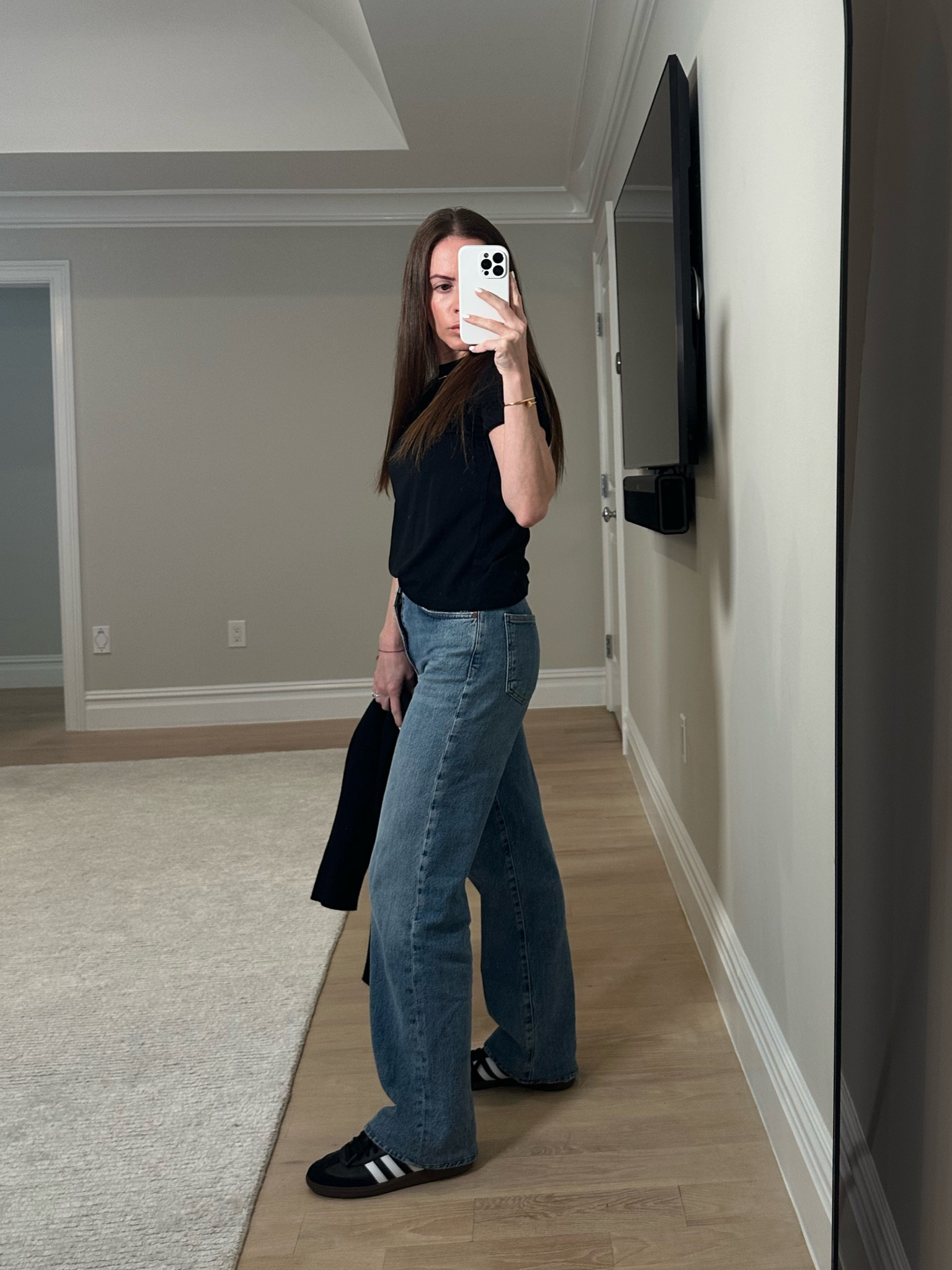 Jeans and t-shirt kind of gal 👖👚

#LTKStyleTip #LTKShoeCrush #LTKFindsUnder50