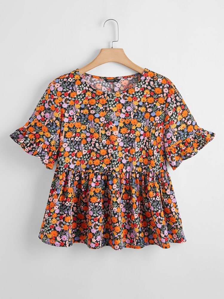 SHEIN Plus Flounce Sleeve Ditsy Floral Peplum Top | SHEIN
