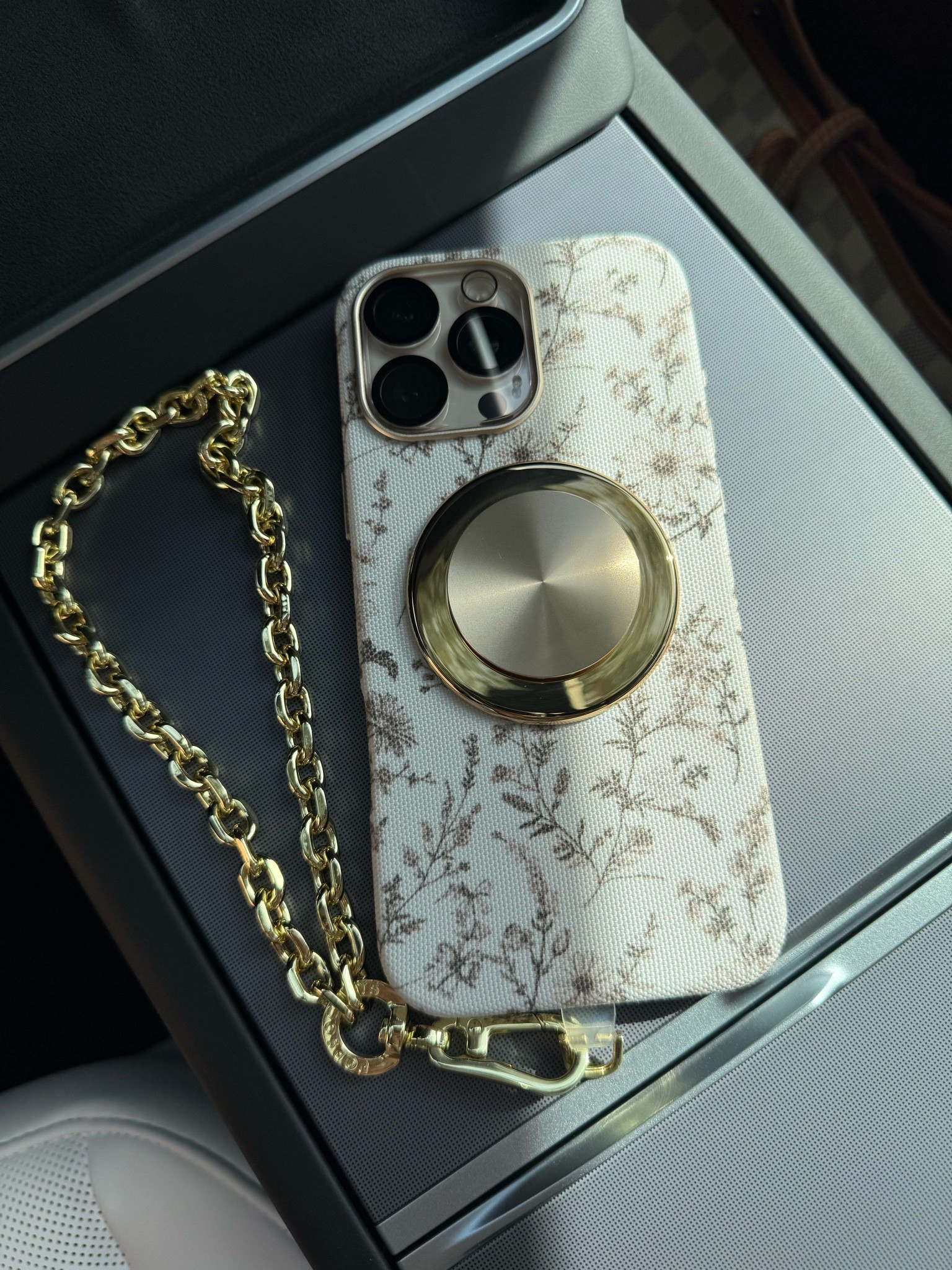 I can’t even tell you how much joy this new phone case, chain and mag pop socket bring me. They all go so cute together. 
I am a little scared I’m going to get makeup all over this case but I’m thinking I can just wash it?

#LTKdayinmylife #LTKmomlife #LTKBeauty