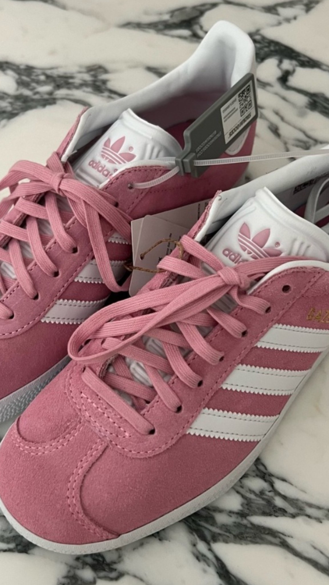 pink adidas gazelles 💕

Adidas Sambas | Adidas Sneakers |  Pink Adidas Sneakers | Pink Sneakers | Adidas Gazelle Sneakers | 

#LTKShoeCrush #LTKStyleTip