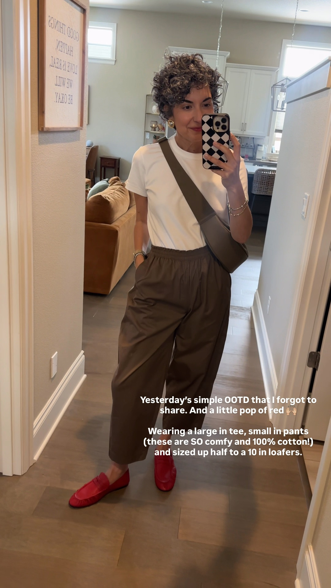 Sunday’s simple OOTD with a pop of red. Wearing a large in tee, a small in pants and sized up half to a 10 in loafers. They are SO comfy!

#LTKootd