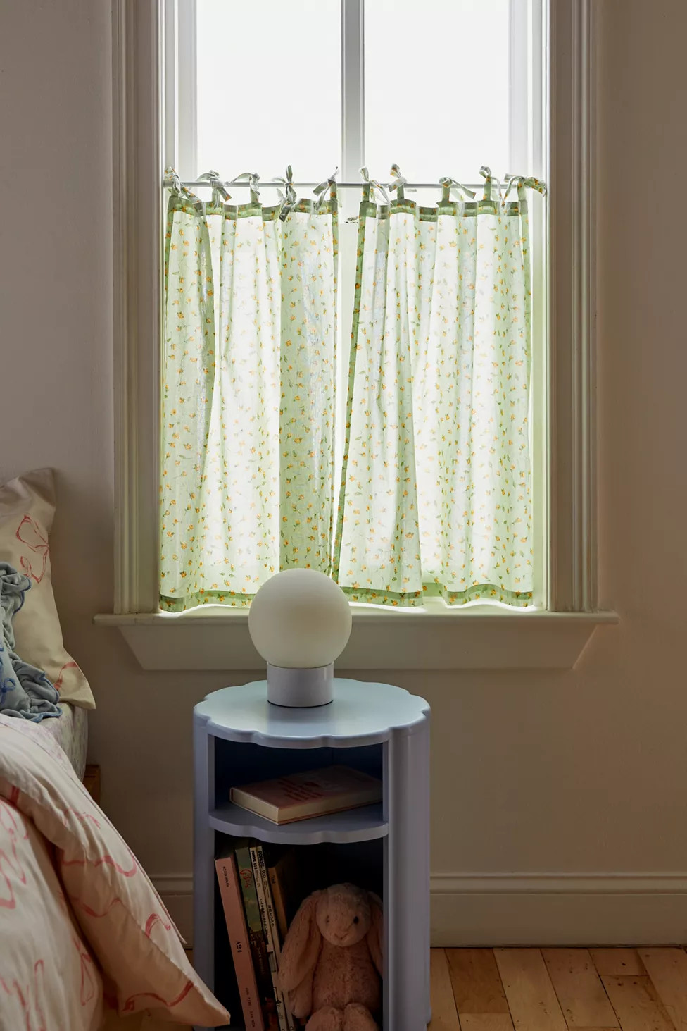 Tie Top Printed Café Curtain Set | Urban Outfitters (US and RoW)