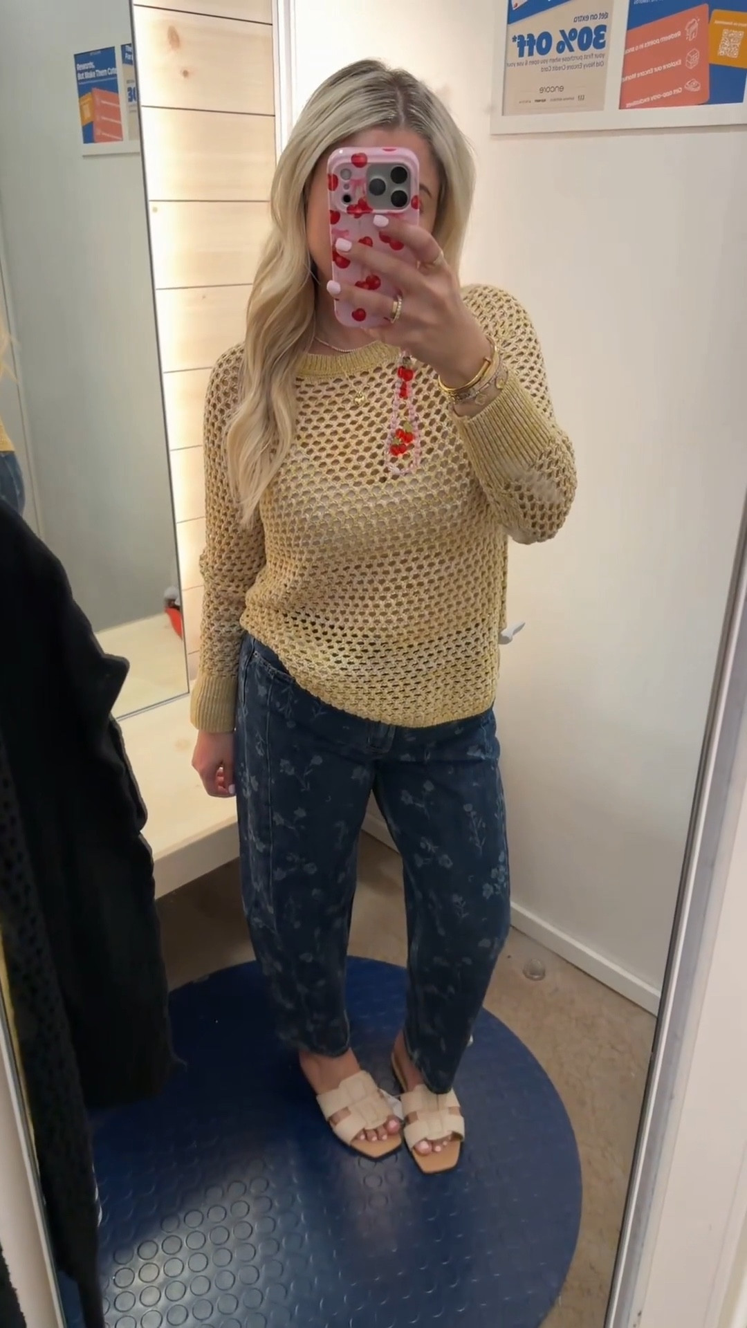 Old navy outfit
Spring outfit
Small sweater 
Barrel jeans 27 
Sandals tts