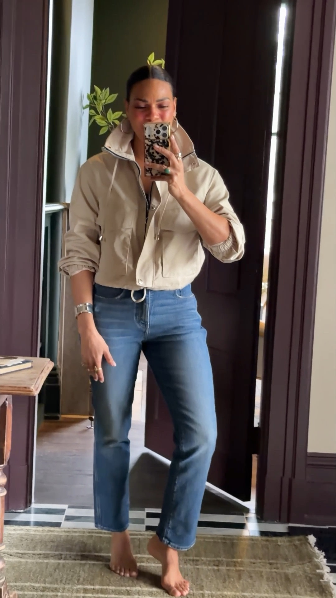 If you’re looking for a cropped spring jacket this one will scratch that itch! Went tts, it’s very cropped with a drawstring to cinch at the waist. Might get one size bigger for a little oversized look.






#LTKootd