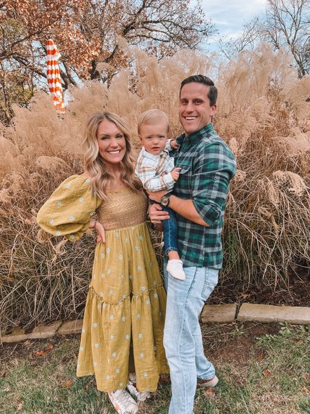 may our hearts be full of thanks and giving 🦃🤍 

so much to be thankful for this year 🥰 happy turkey day from our little fam to yours! 
