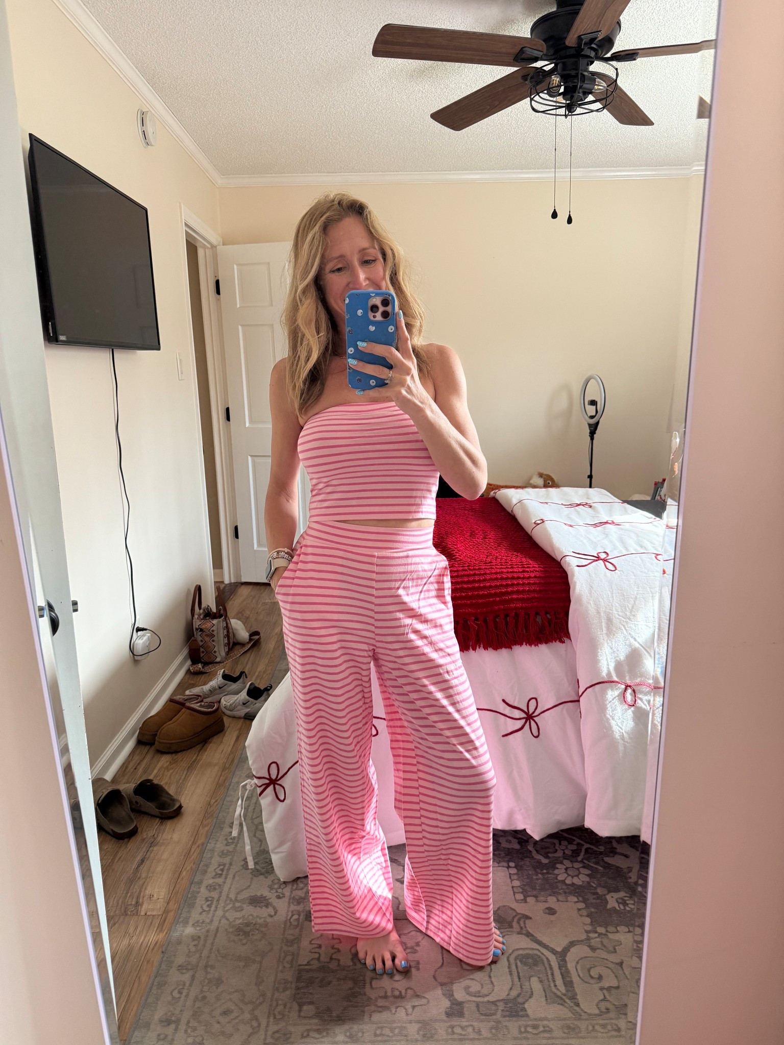 Stylish 2 piece lounge set. Great for spring/summer and vacation. Stretchy material. Fits true to size. I am wearing a size xsmall for reference 

#LTKootd #LTKgrwm #LTKSpringSale