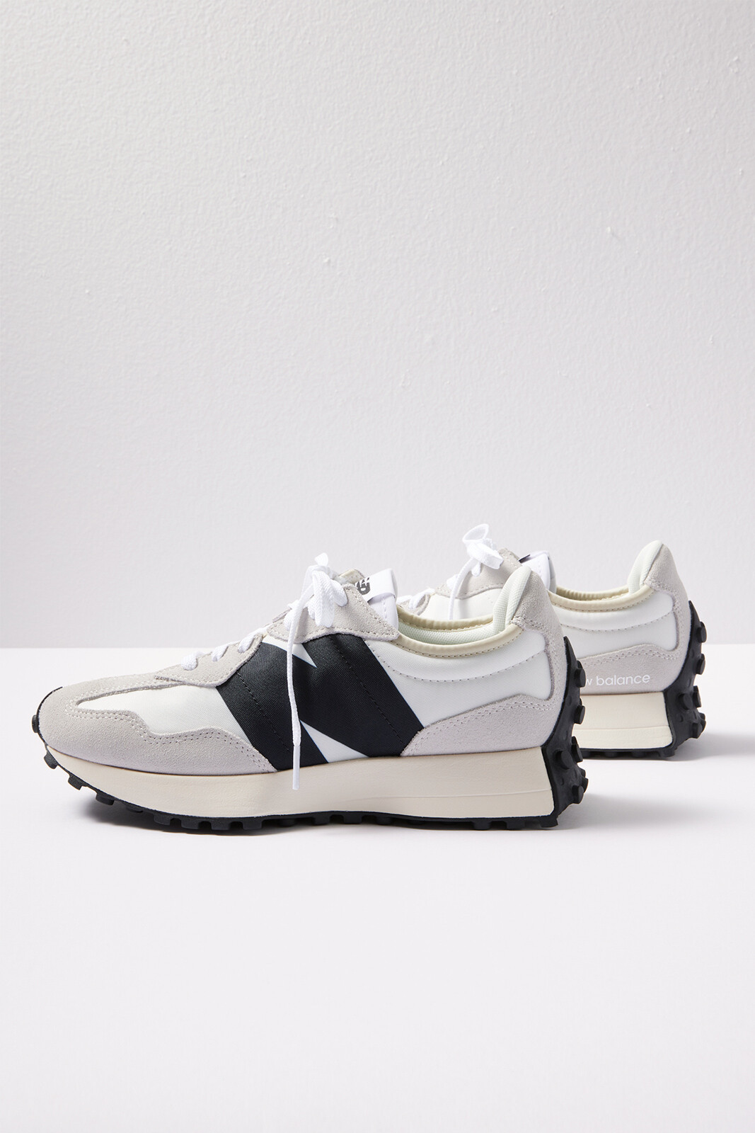 327 Sneaker | Evereve