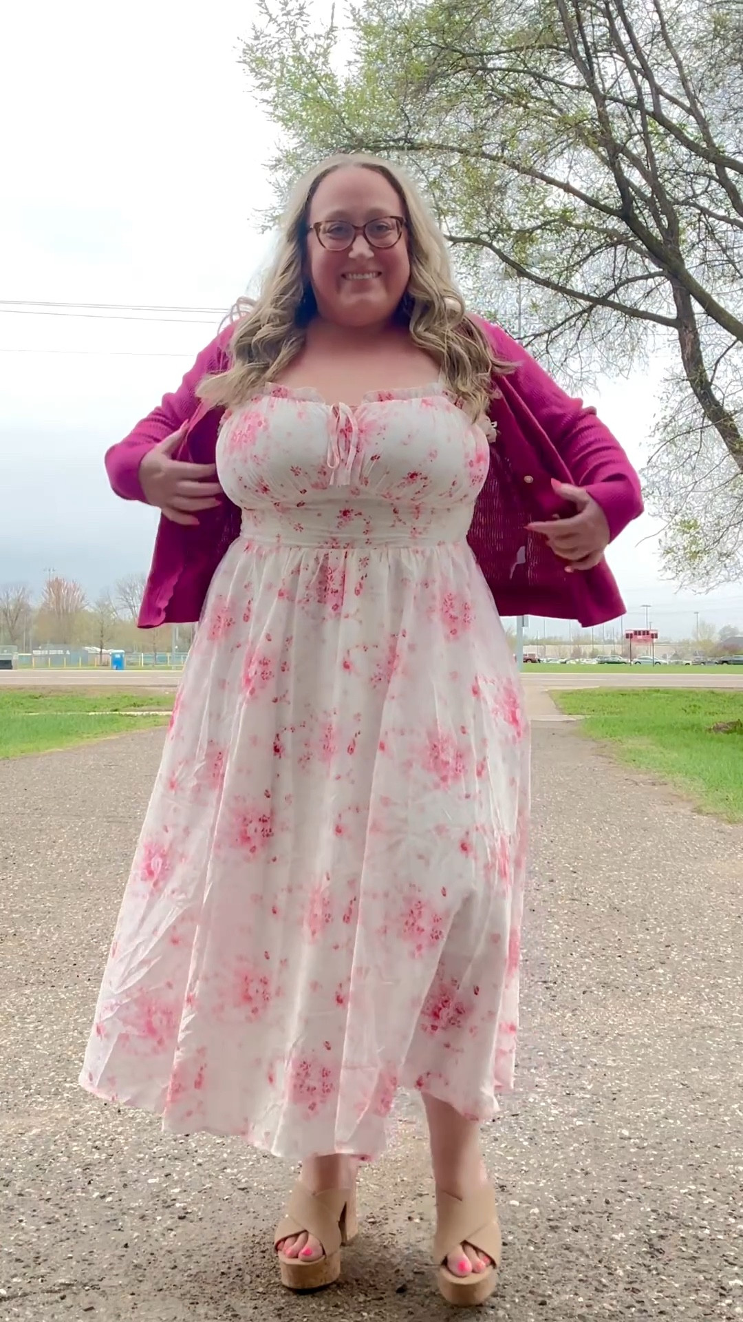 Such a cute dress!! 😍 Wearing an XL. 🌸💗

#LTKSeasonal #LTKMidsize #LTKPetite