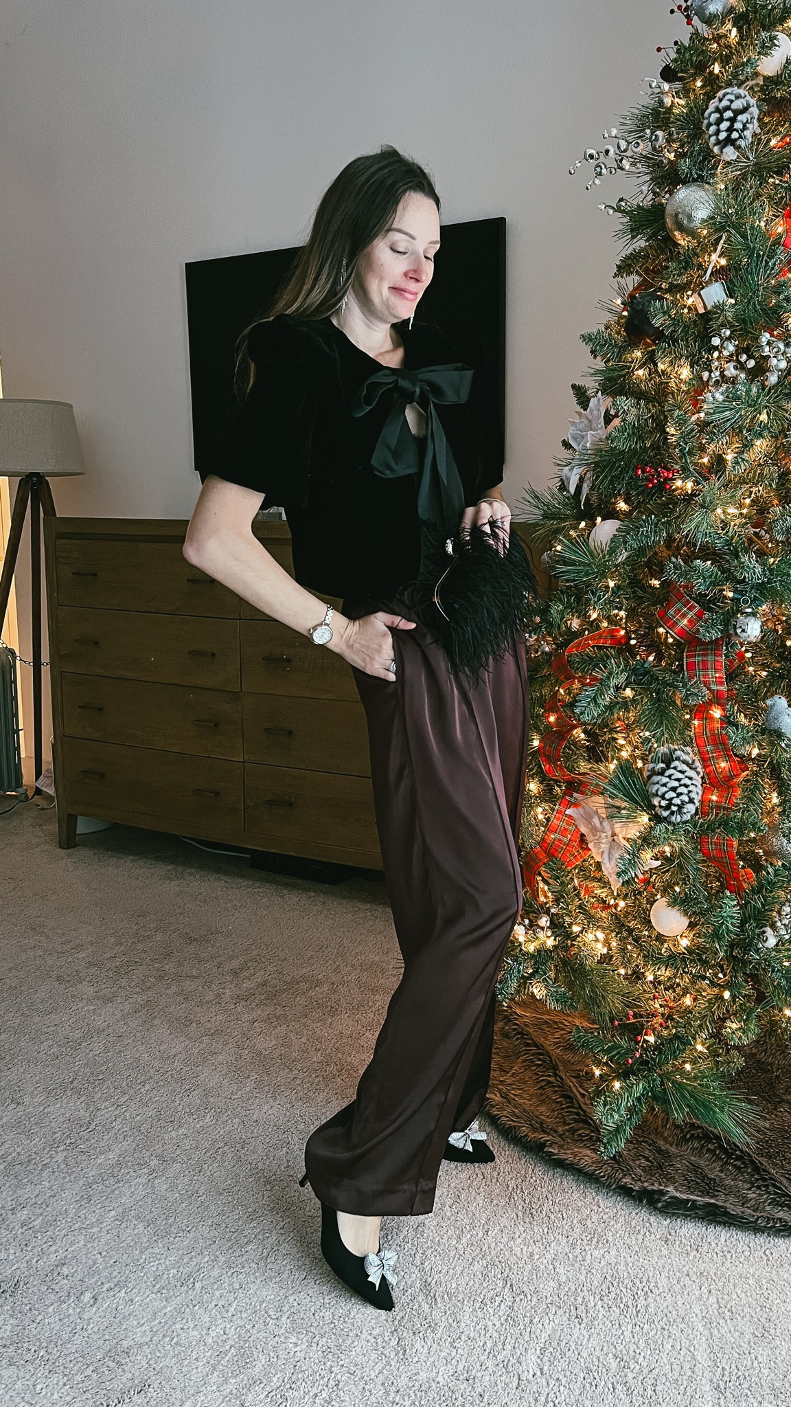 Holiday outfit inspiration from H&M featuring five chic looks for every event this season. These elevated, affordable styles are easy to mix and match for parties, family gatherings, and winter celebrations. If you need wearable holiday fashion ideas, this reel has all the neutral, classic H&M pieces I’m loving right now.

#LTKFindsUnder100 #LTKHoliday #LTKgrwm