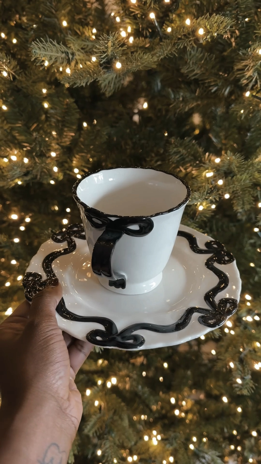 The cutest modern bow mug + plate set for the holidays 🖤

Perfect for a cocoa station, coffee corner, or hosting. Comes in multiple colors — all linked for you!

#HolidayMugs #ModernHolidayDecor #BowMugSet #HolidayDrinkStation #LTKHome 

#LTKGiftGuide #LTKHoliday #LTKHome