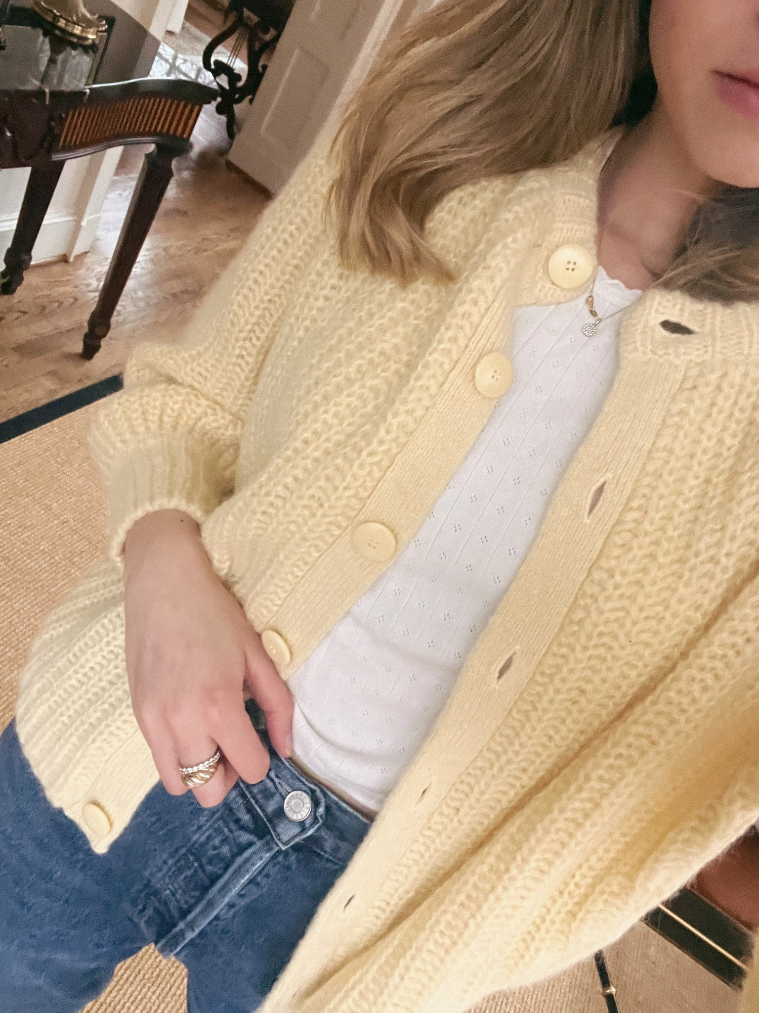 T-shorts

#LTKSeasonal #LTKfindsunder100 #LTKworkwear