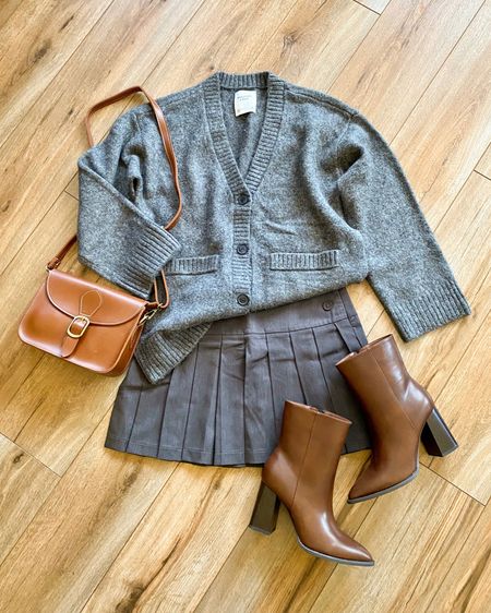 Fall outfit ideas. Grey pleated mini skirt. Brown leather booties. Abercrombie. 

#LTKSale #LTKSeasonal #LTKsalealert