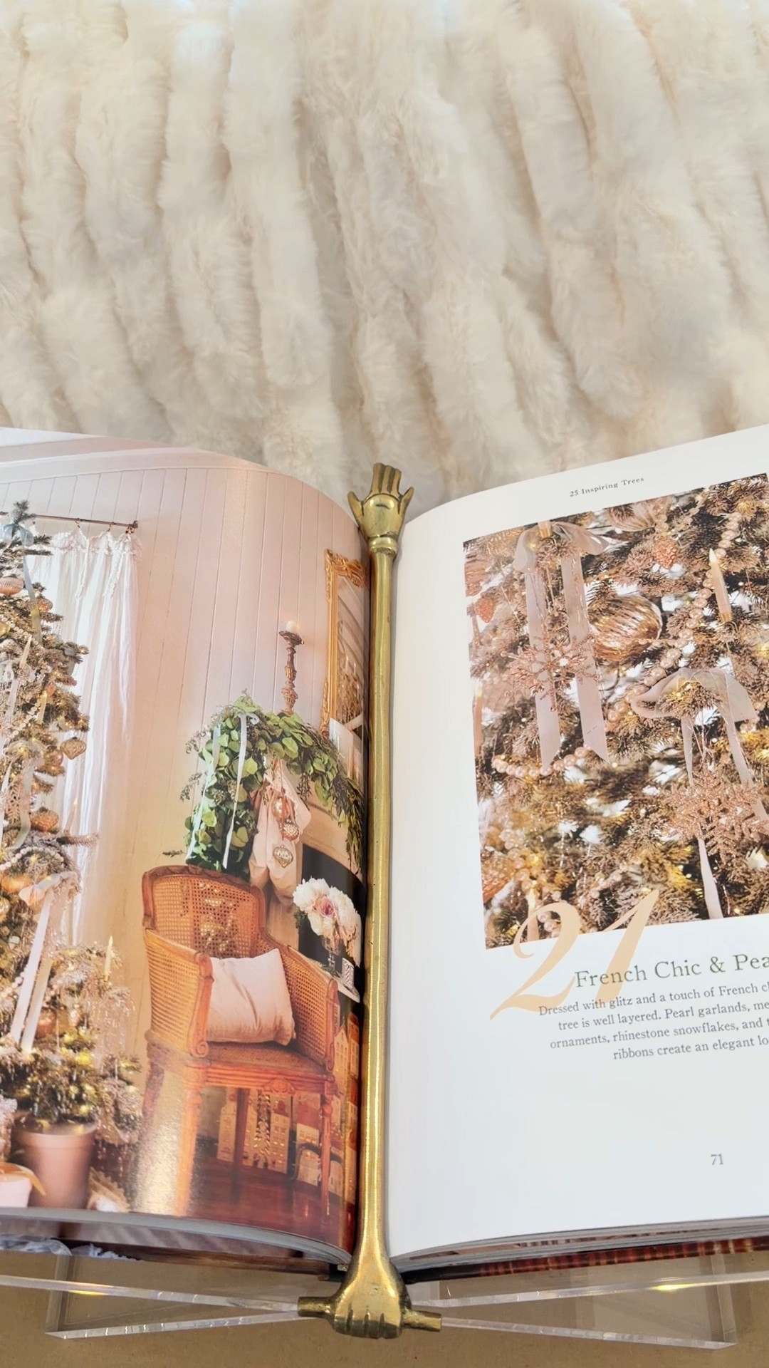 Unique gift idea ✨🎁 - this gold hand makes the perfect coffee table book topper! Order today to arrive by Christmas 