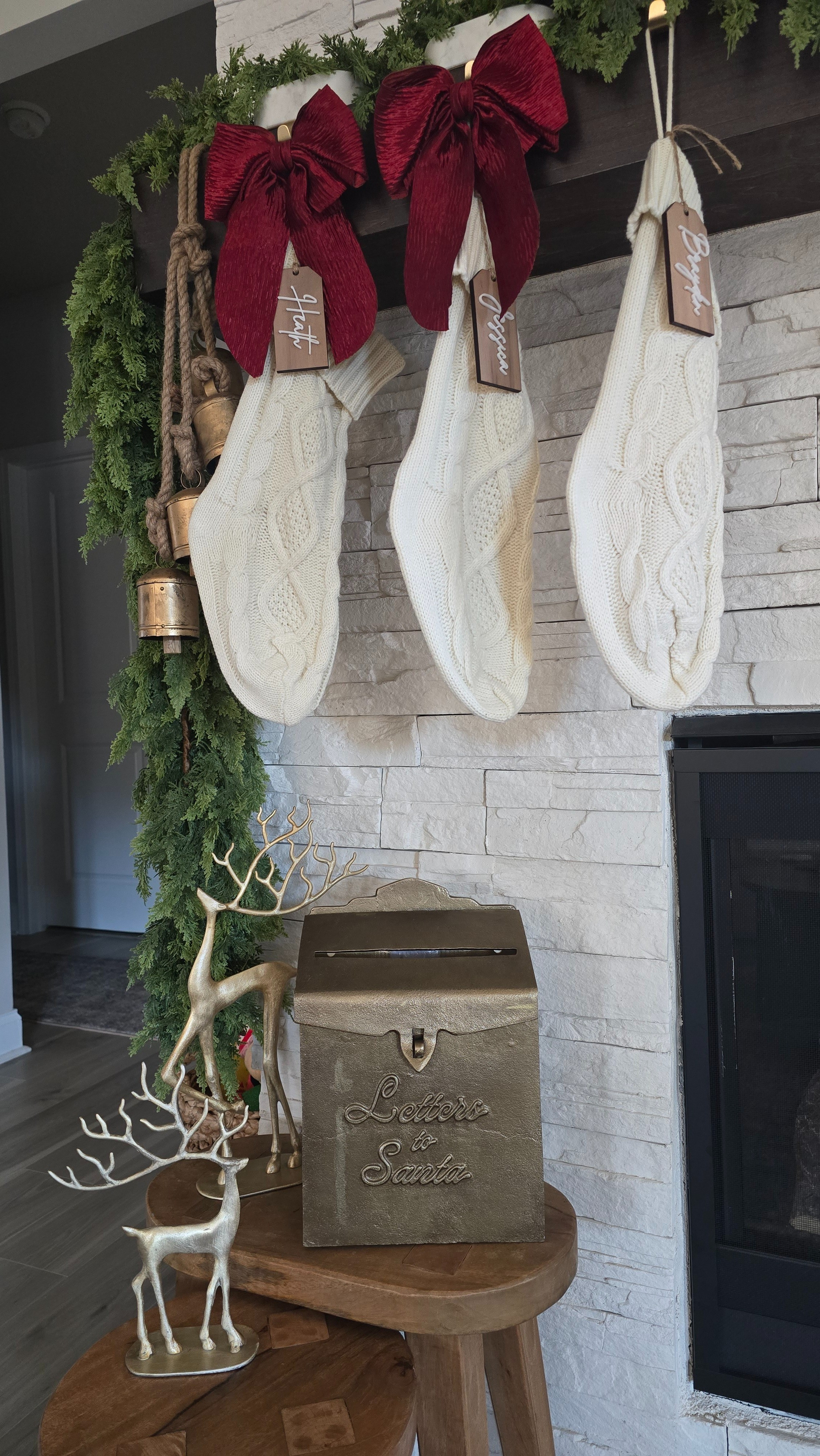 The best bow hack I've found, little girls bow hair clips. Waiting on the third one to finish out my stockings. 

#LTKHoliday #LTKSeasonal #LTKHome