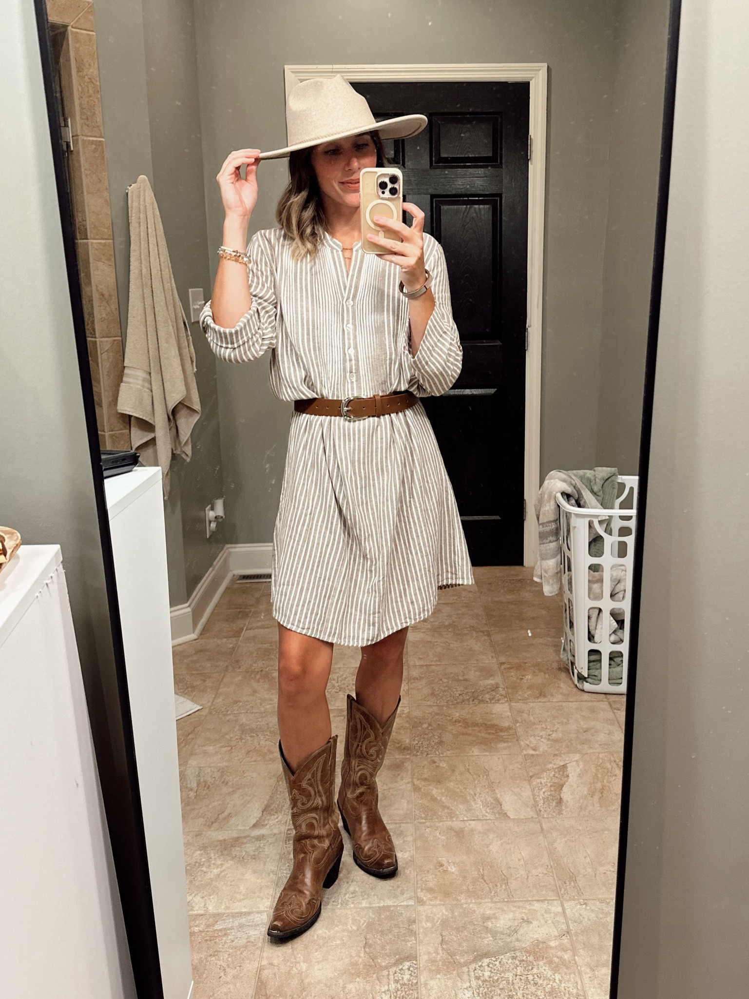 #Country #concert outfit, but make it #demure.

Old boots from Cavender’s, new belt and dress from TJ Maxx. Hat tagged from Target. ✌🏼

#LTKFindsUnder50 #LTKSeasonal #LTKStyleTip