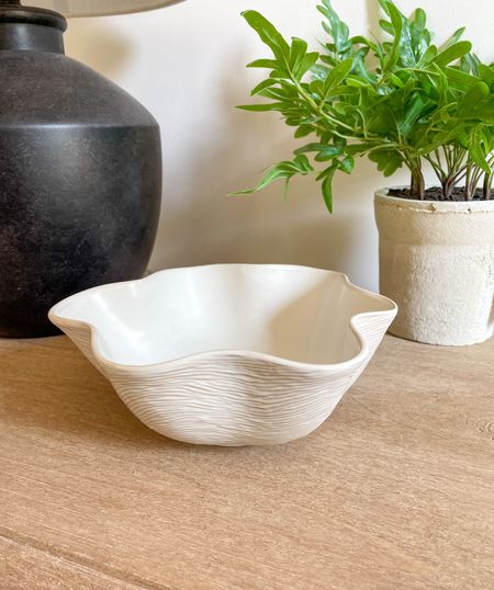 White bowl
Nightstand decor
White wave bowl under $25
Great for keys!
Key bowl
Home decor

#LTKunder50 #LTKhome #LTKstyletip