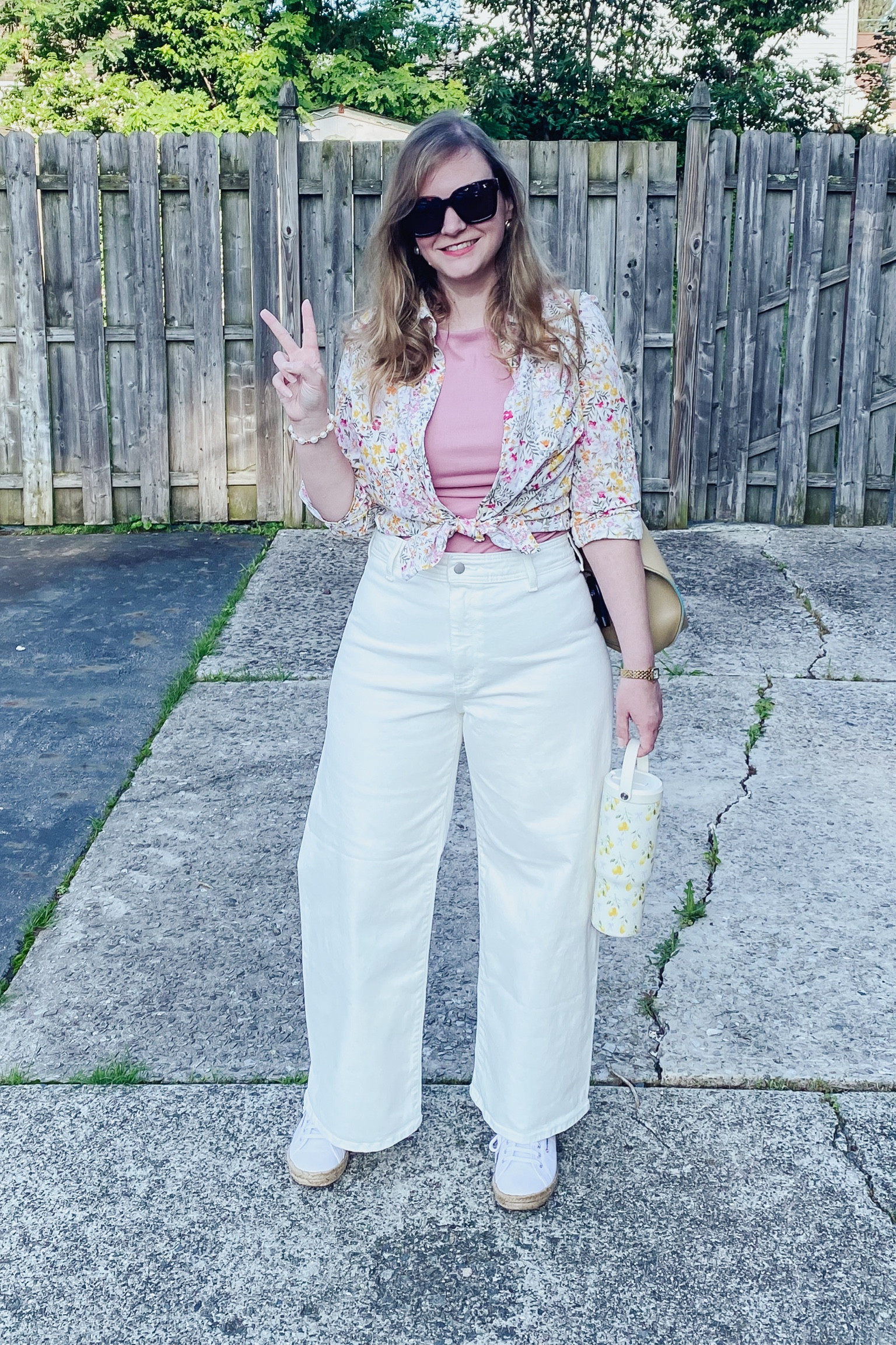 White wide leg jeans-fits true to size 


#LTKSeasonal #LTKSummerEdit #LTKFindsUnder50