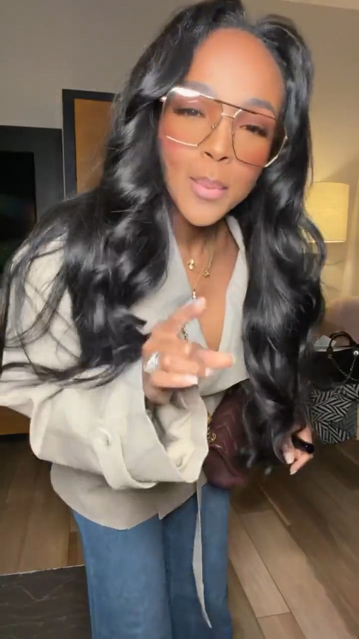 Scroll to shop! Perfect outfit for a night out with friends or a casual day in the city.  

#LTKootd #LTKdayinmylife #LTKPetite